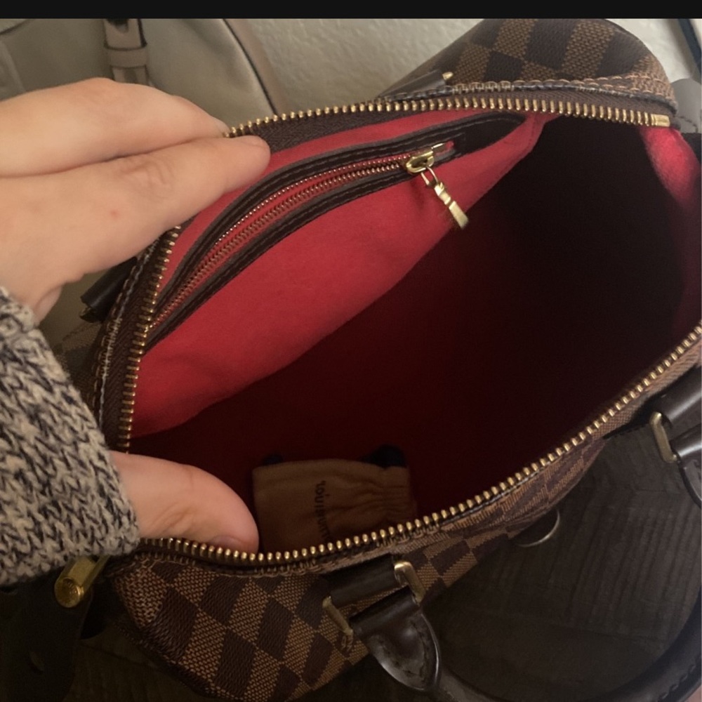 Authentic Lv purse (Speedy 25)SOLD - Picture 5 of 6